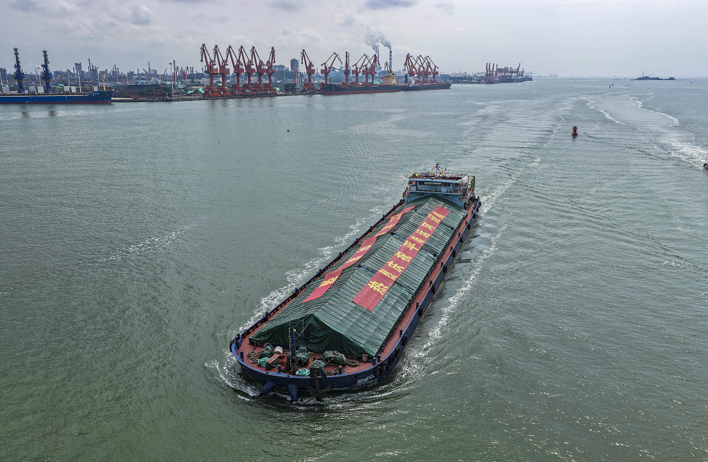A cargo vessel departs for Nanning Port along the Pinglu Canal in Qinzhou City, south China's Guangxi Zhuang Autonomous Region, September 16, 2026. /VCG