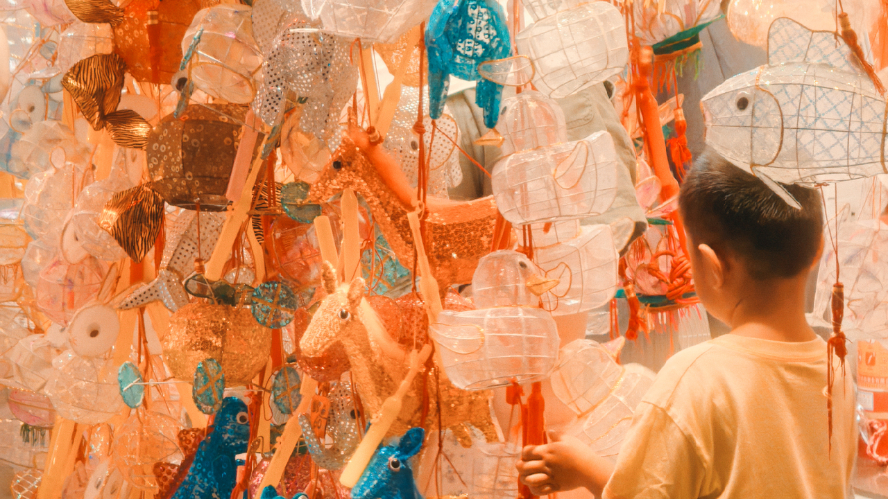 Glowing lanterns herald Mid-Autumn Festival in Guangzhou
