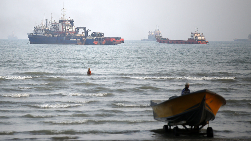 Live view of Strait of Hormuz ship traffic