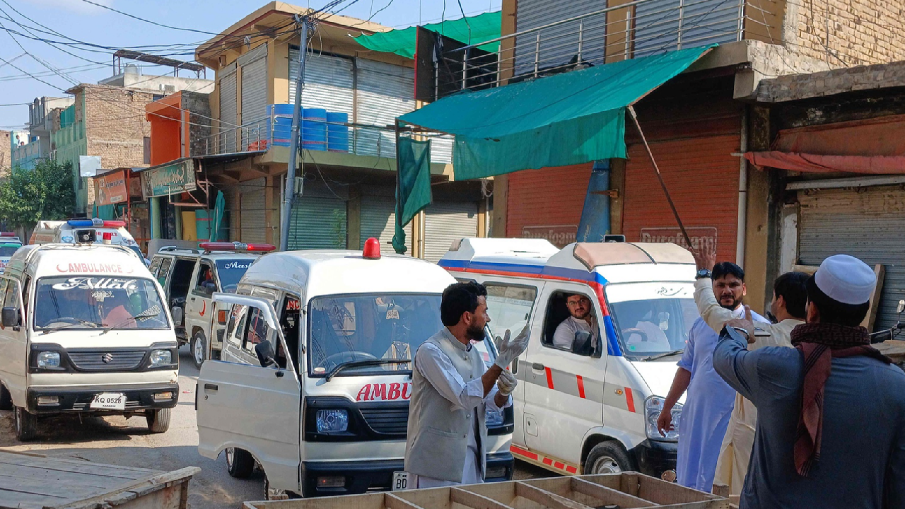At least 16 killed in twin suicide attack in northwest Pakistan