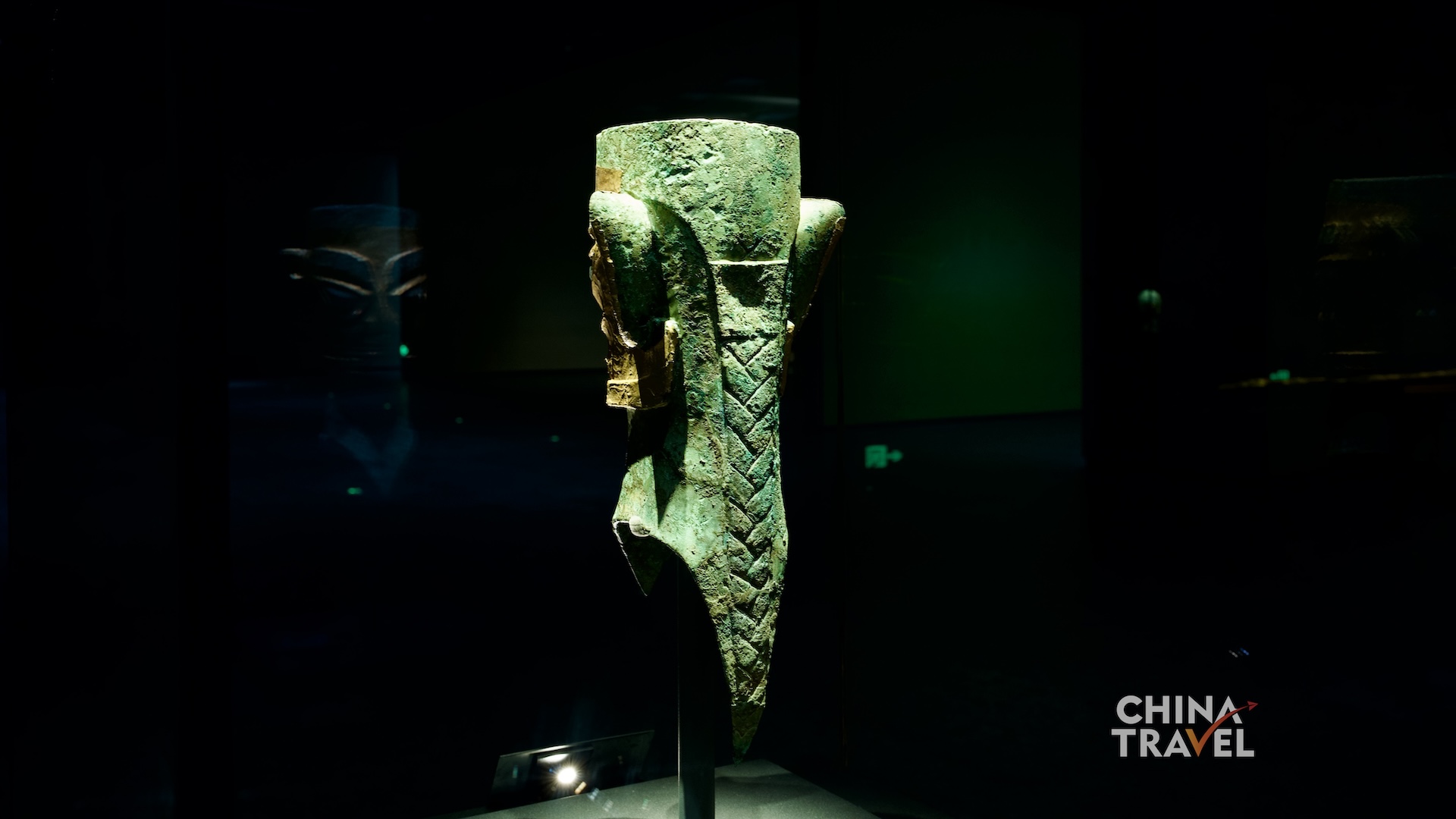 Bronze heads at Sanxingdui transform eyes, brows, ears and headgear into a distinctive visual system whose precise social and ritual meanings remain open to interpretation. /CGTN