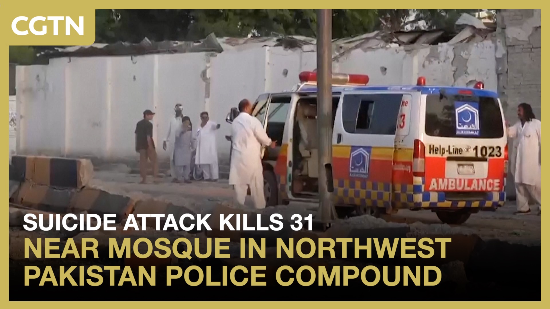 Suicide attack kills 31 near mosque in NW Pakistan police compound
