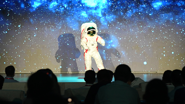 China advances lunar spacesuit, bed rest research for moon landing