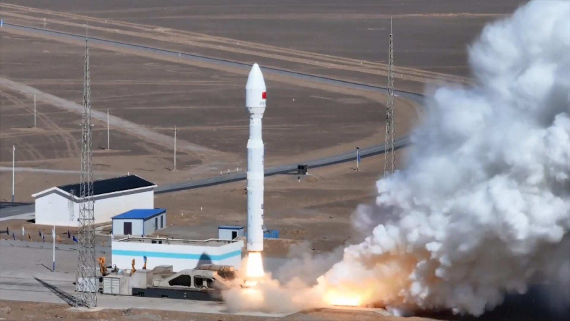 The Lijian-1 Y18 carrier rocket lifts off from the Dongfeng Commercial Space Innovation Experimental Zone in northwest China, September 20, 2026. /CMG