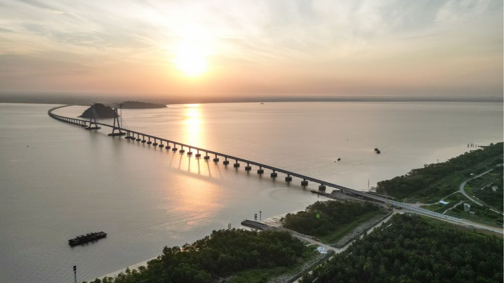 An aerial view of the Lupar Cross-Sea Bridge in Sarawak, Malaysia, July 9, 2026. /Xinhua