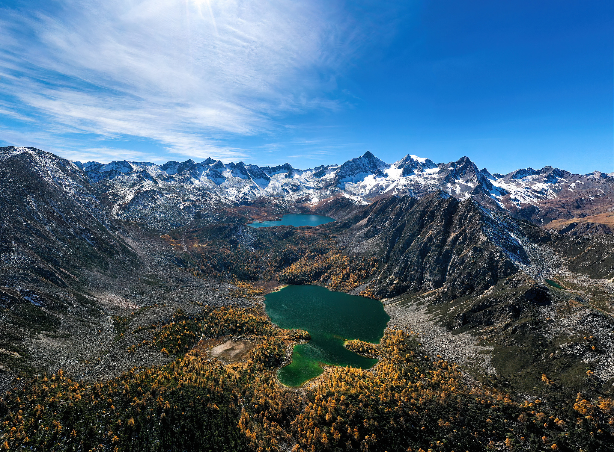 Autumn scenery of Dangling Mountain, Ganzi Tibetan Autonomous Prefecture, China, October 31, 2020. /VCG