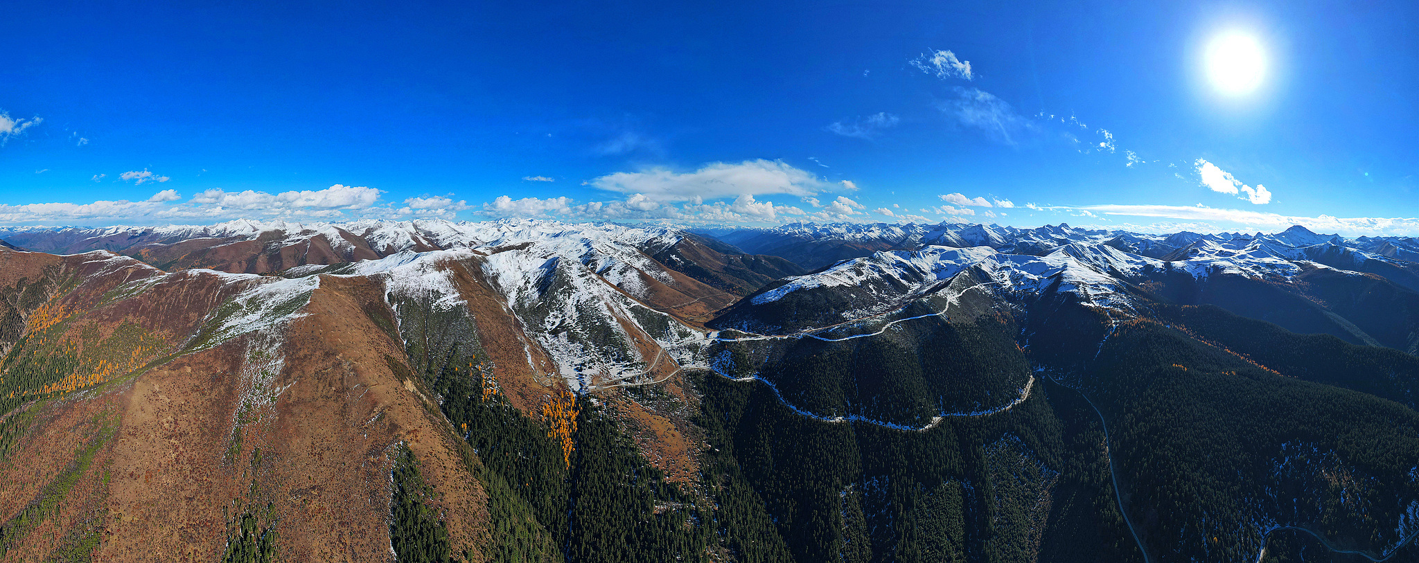 Mengbi Mountain, Aba Tibetan and Qiang Autonomous Prefecture, Sichuan Province, China, November 1, 2025. /VCG