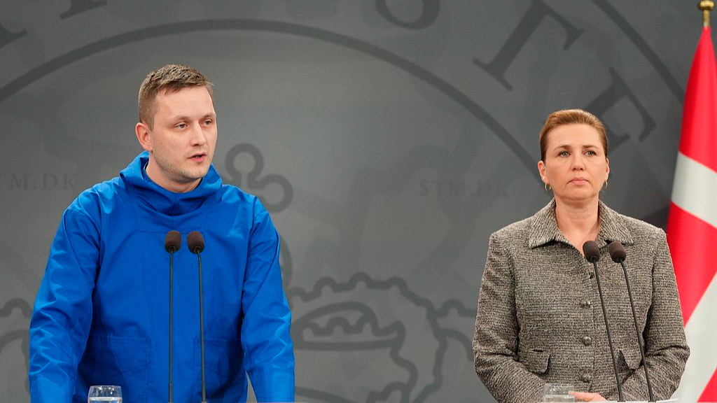Greenland's Prime Minister Jens-Frederik Nielsen (L) and Danish Prime Minister Mette Frederiksen (R) give a statement at a press conference in the Mirror Hall at the Prime Minister's Office in Copenhagen, Denmark, January 13, 2026. /VCG