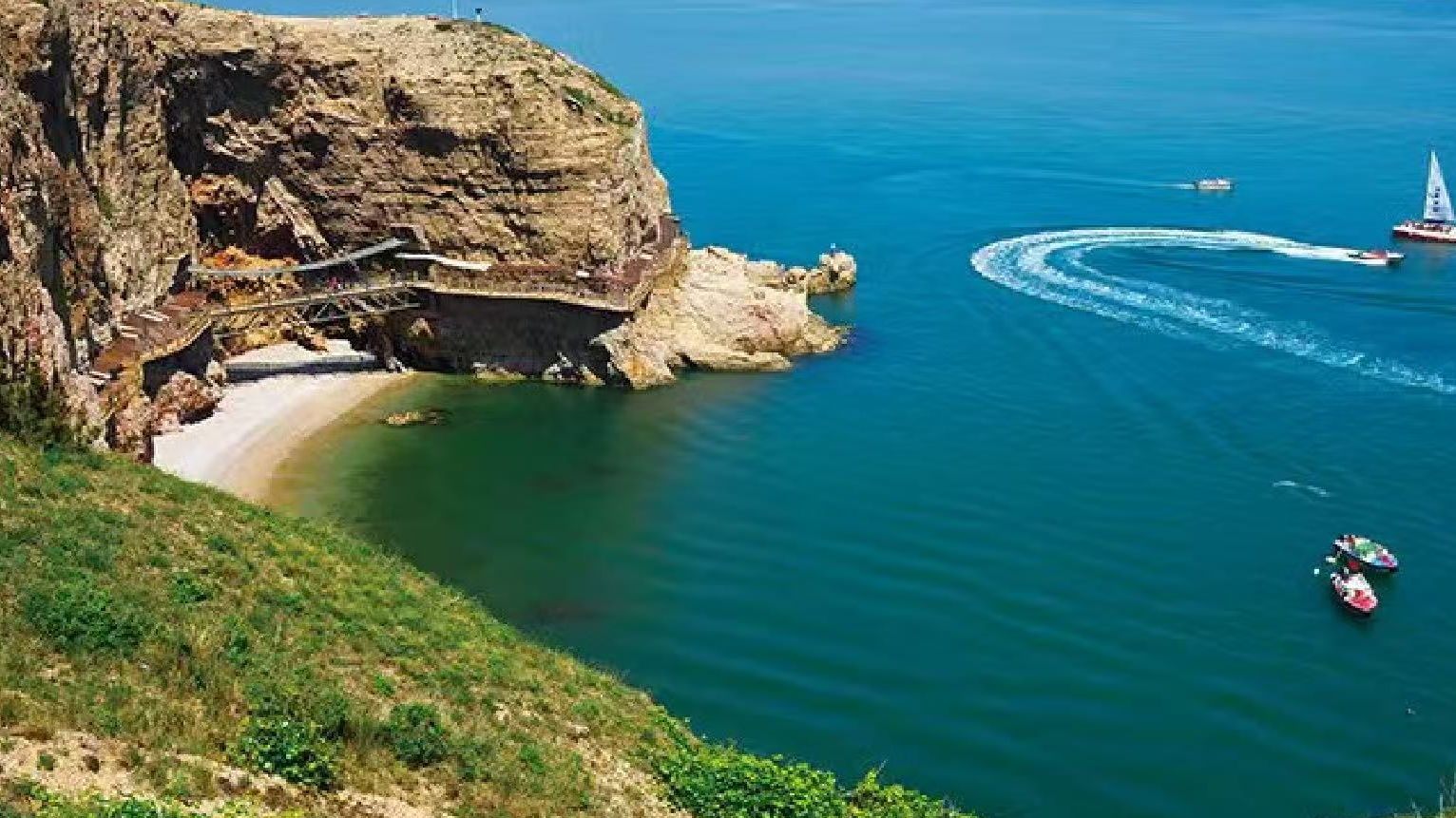 New Shandong guidebook fuels global visitors’ autumn travel trend