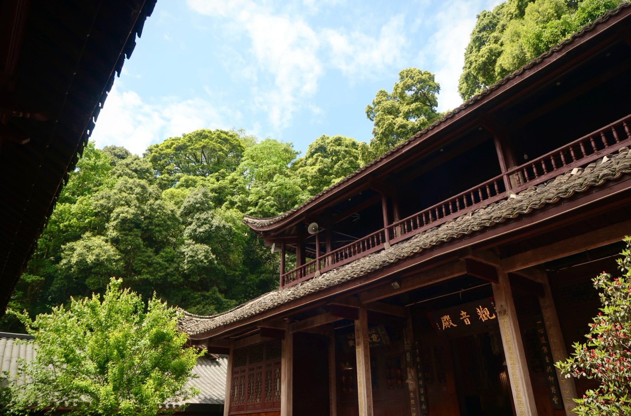 Mid-Autumn Approaching: Jinfeng Temple, Where Scenery Meets Cultural Memory