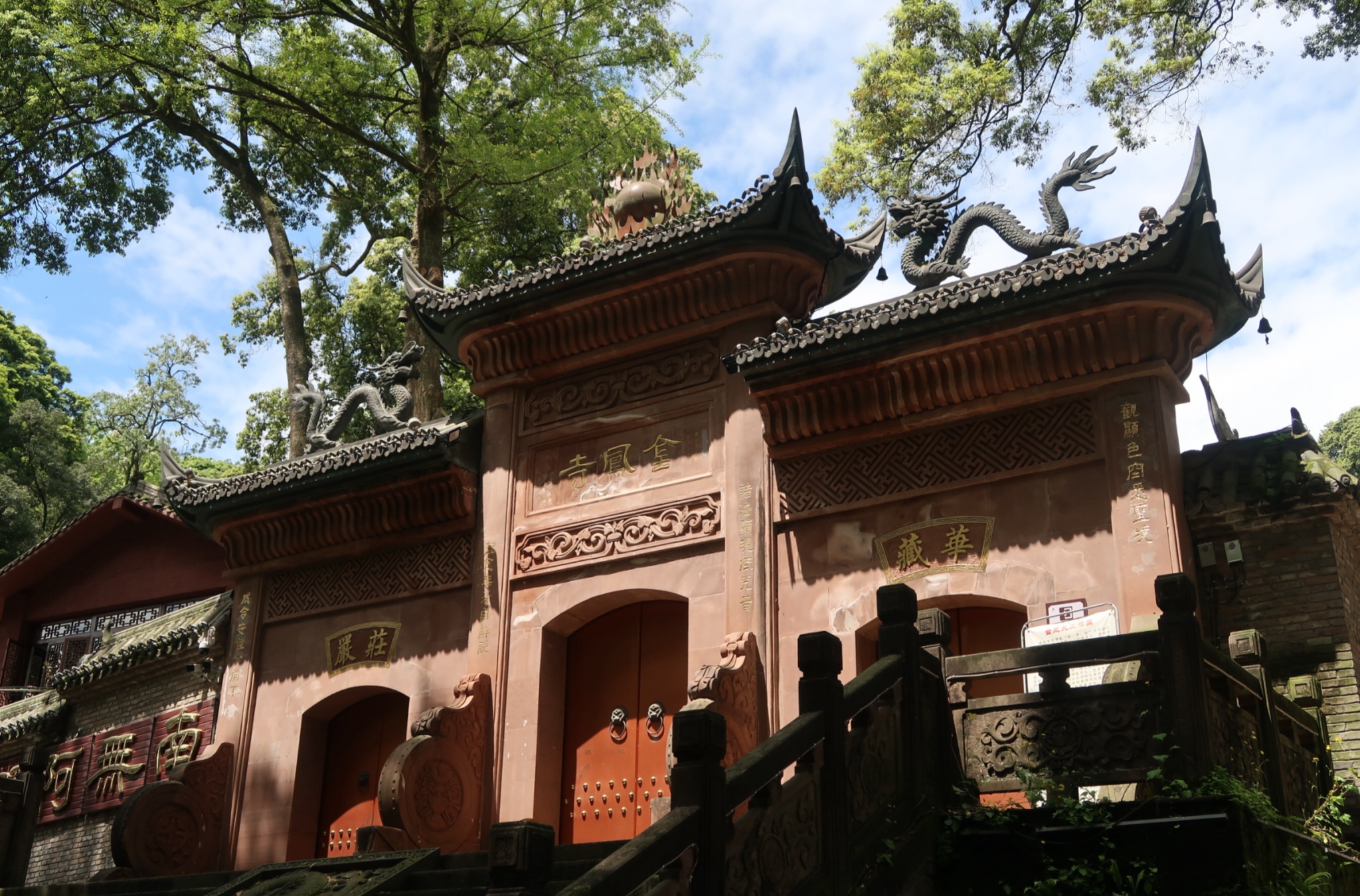 Mid-Autumn Approaching: Jinfeng Temple, Where Scenery Meets Cultural Memory