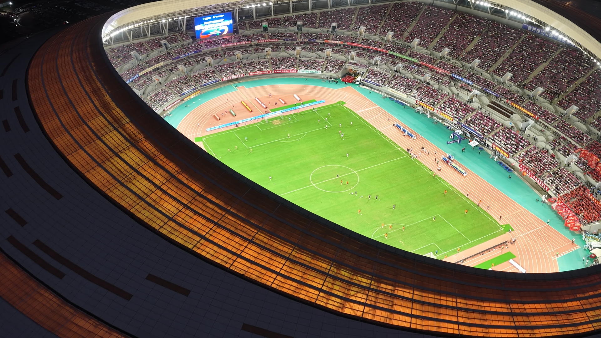 CGTN's Mike at GanChao: 40,000 Fans in Ganzhou