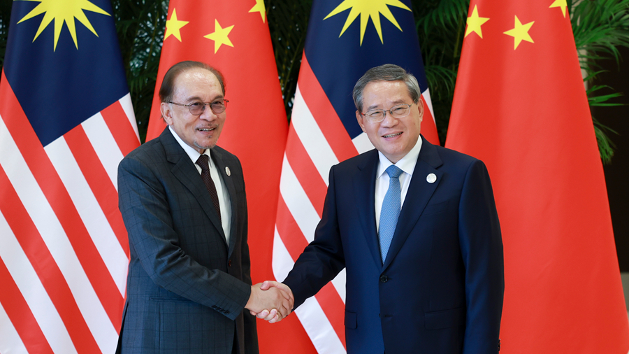 Chinese Premier Li Qiang meets with Prime Minister of Malaysia Anwar Ibrahim in Hangzhou, the provincial capital of Zhejiang in east China, on September 24, 2026. /Xinhua