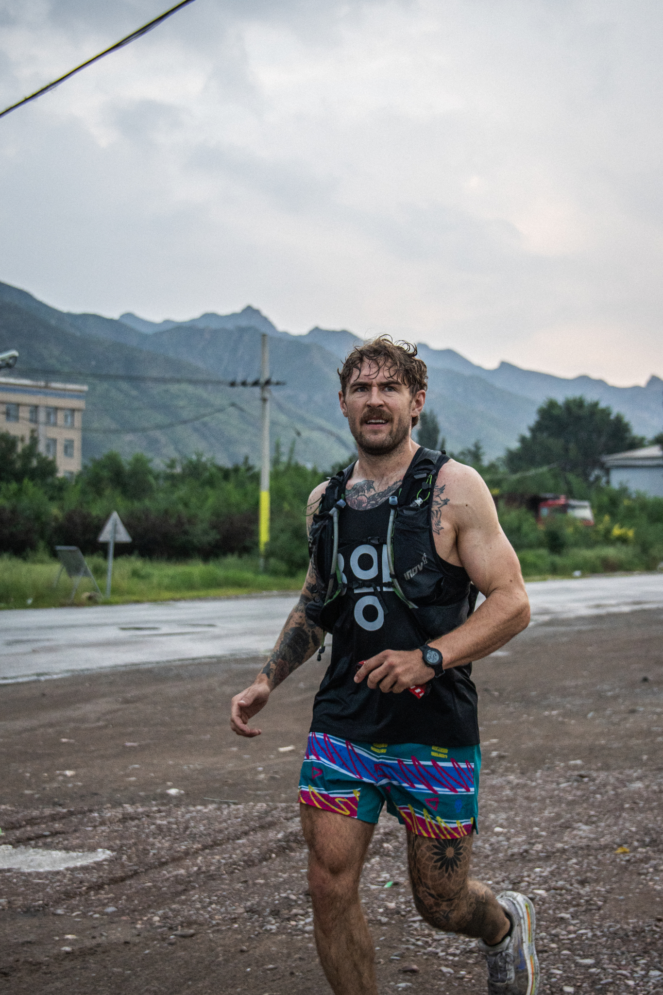Jack get's up around 4 a.m. to start his day and runs around 50 to 60 kilometers a day. /Tdennyf1lms