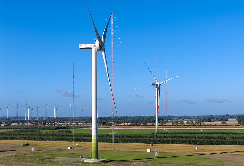 Wind turbines equipped with sensors, surrounded by measurement masts at the DLR Wind Energy Research Park in Krummendeich, Lower Saxony, Germany, September 22, 2026. /VCG