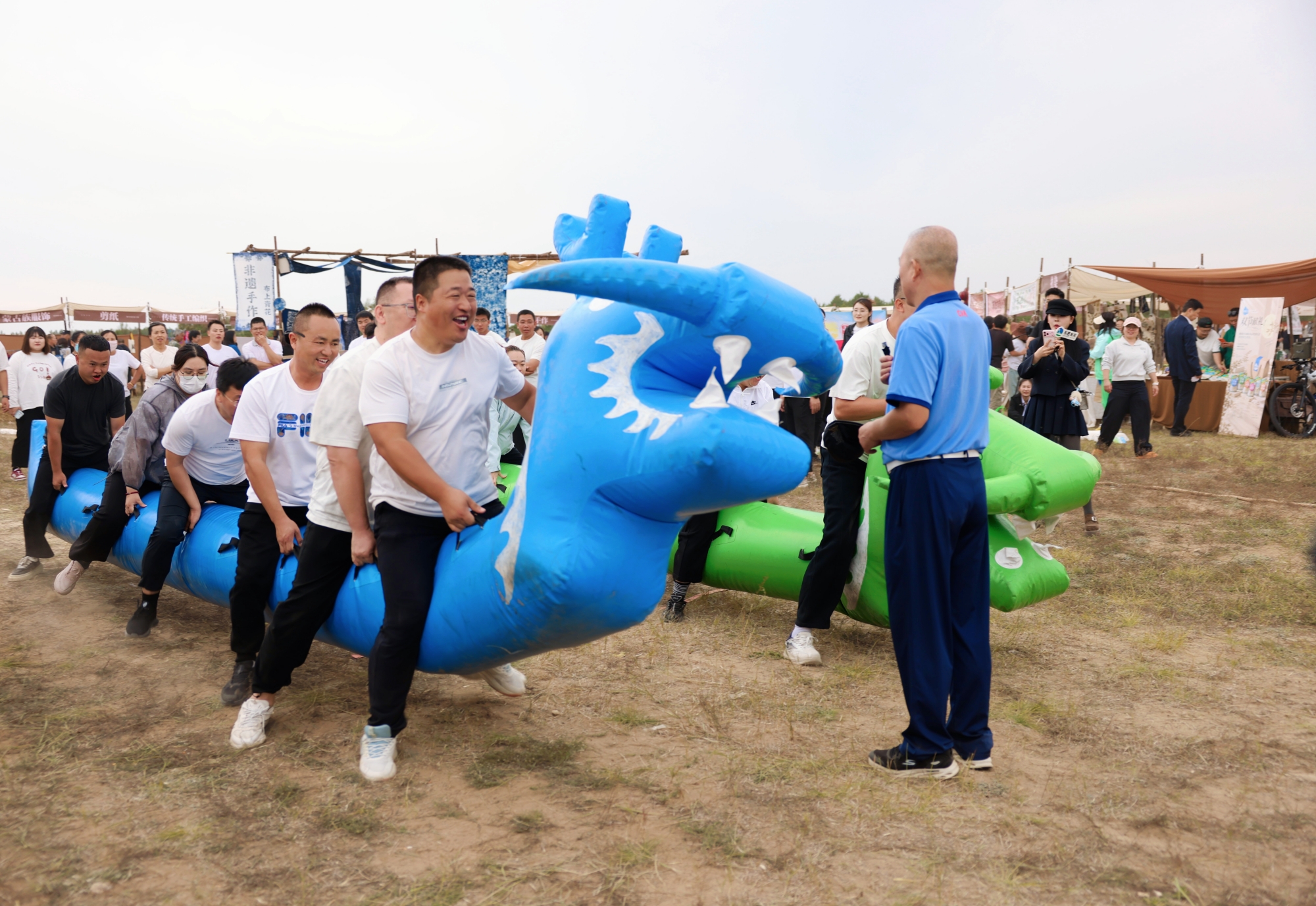 Visitors join in with light activities at the Market Days With Movies event in Ordos, north China's Inner Mongolia Autonomous Region, on September 23, 2026. /Photo provided to CGTN