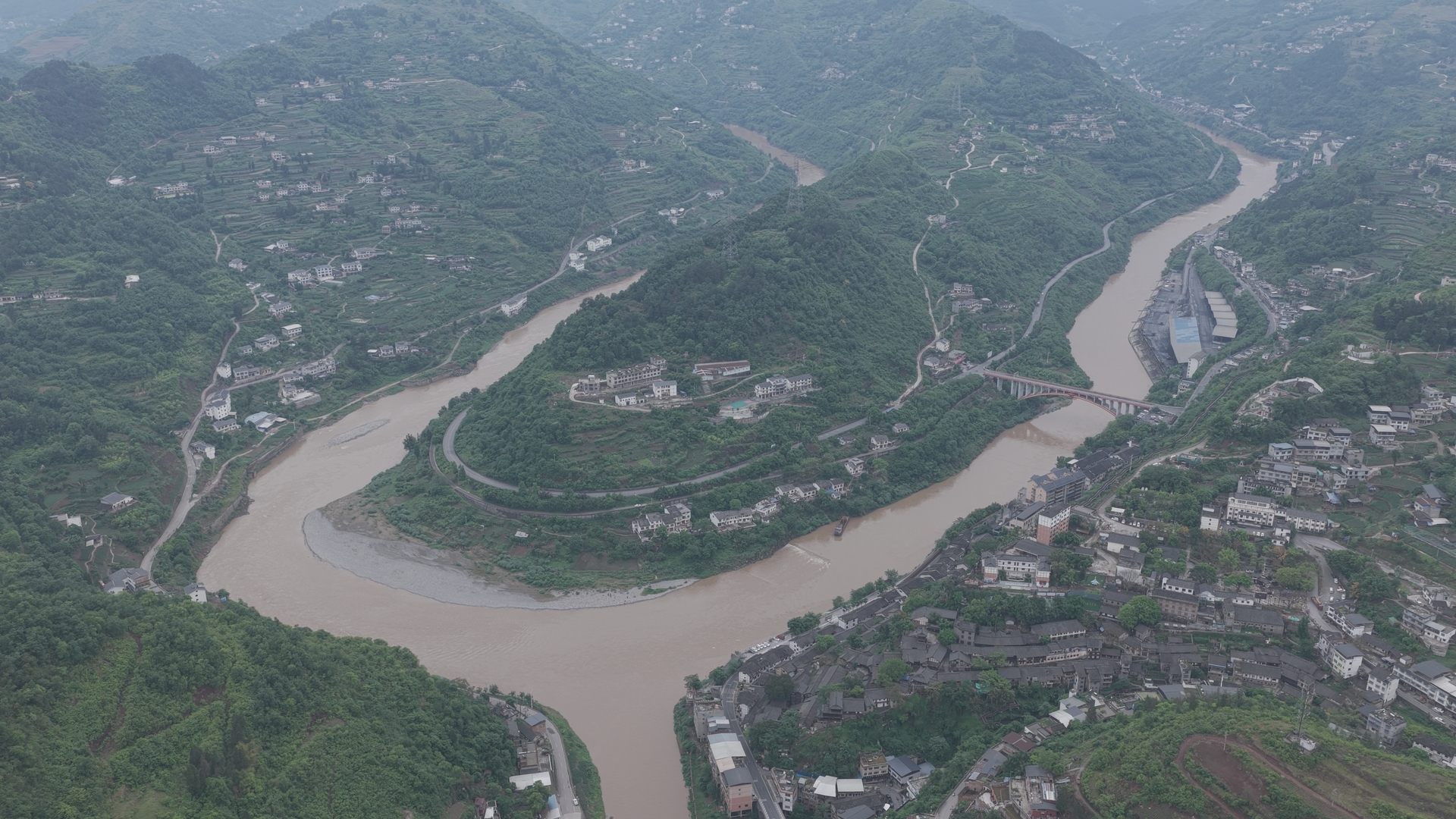 Spanish Journalist Traces the Four Crossings of the Chishui