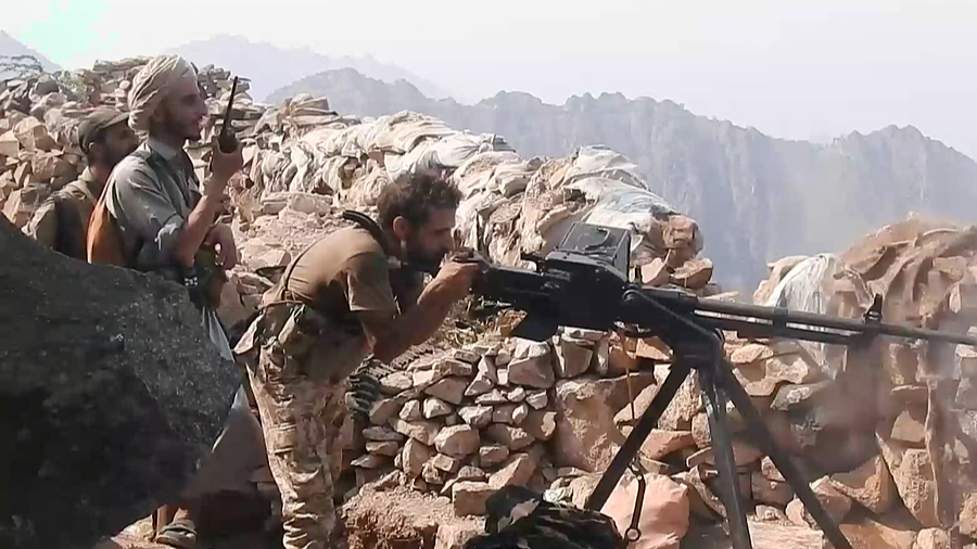Fighters of Yemen's Houthi group fight against the Saudi-backed forces in Taiz, Yemen, September 9, 2026. /VCG