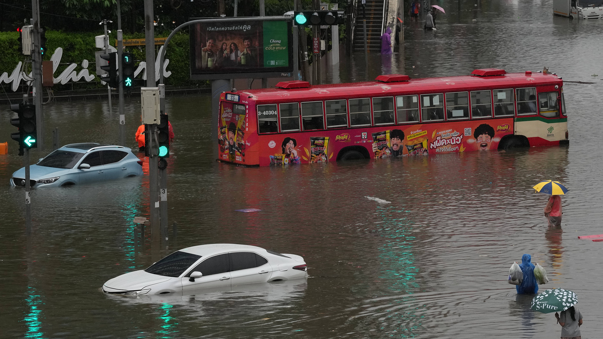 All 50 Bangkok districts declared flood disaster areas