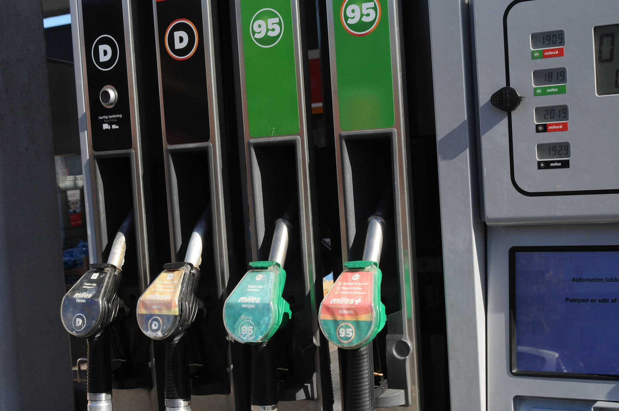 Fuel prices at a Circle K gasoline station in Copenhagen, Denmark, read 8.29 Danish kroner per liter on September 27, 2026. /VCG.
