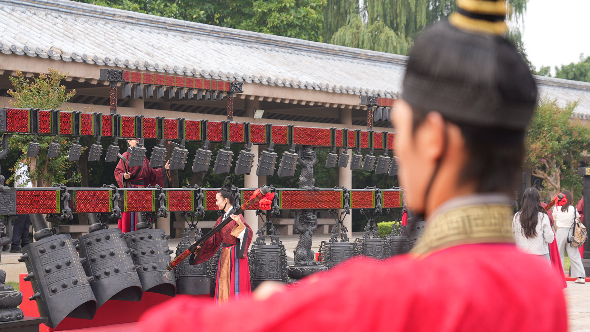 Performers prepare for the ceremony in Qufu, Shandong Province, September 28, 2026. /CGTN