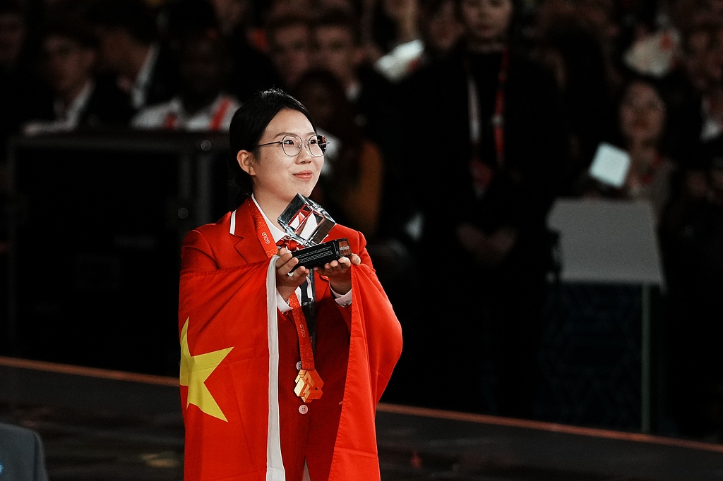 China's He Xiaoman wins Albert Vidal Award, WorldSkills' highest honor, in the Rail Vehicle Technology competition, September 27, 2026. /VCG