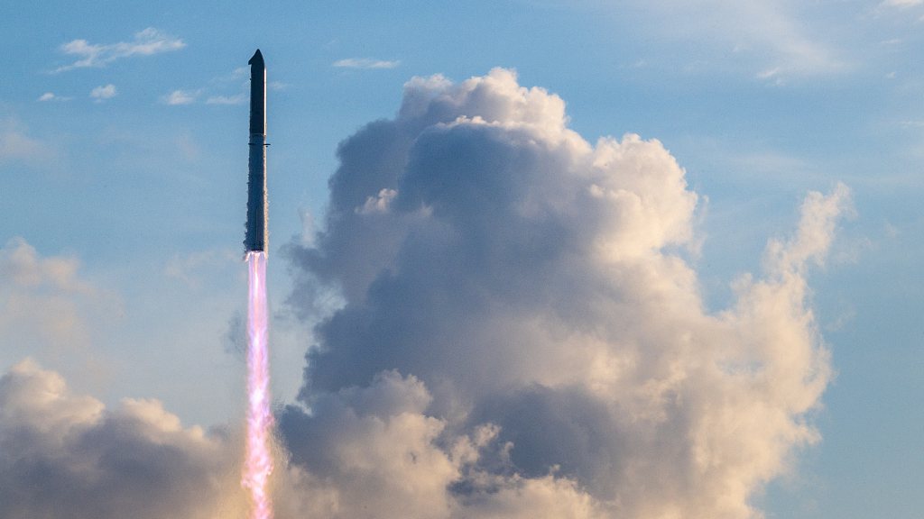 SpaceX's Starship deploys Starlinks in orbital debut despite early end