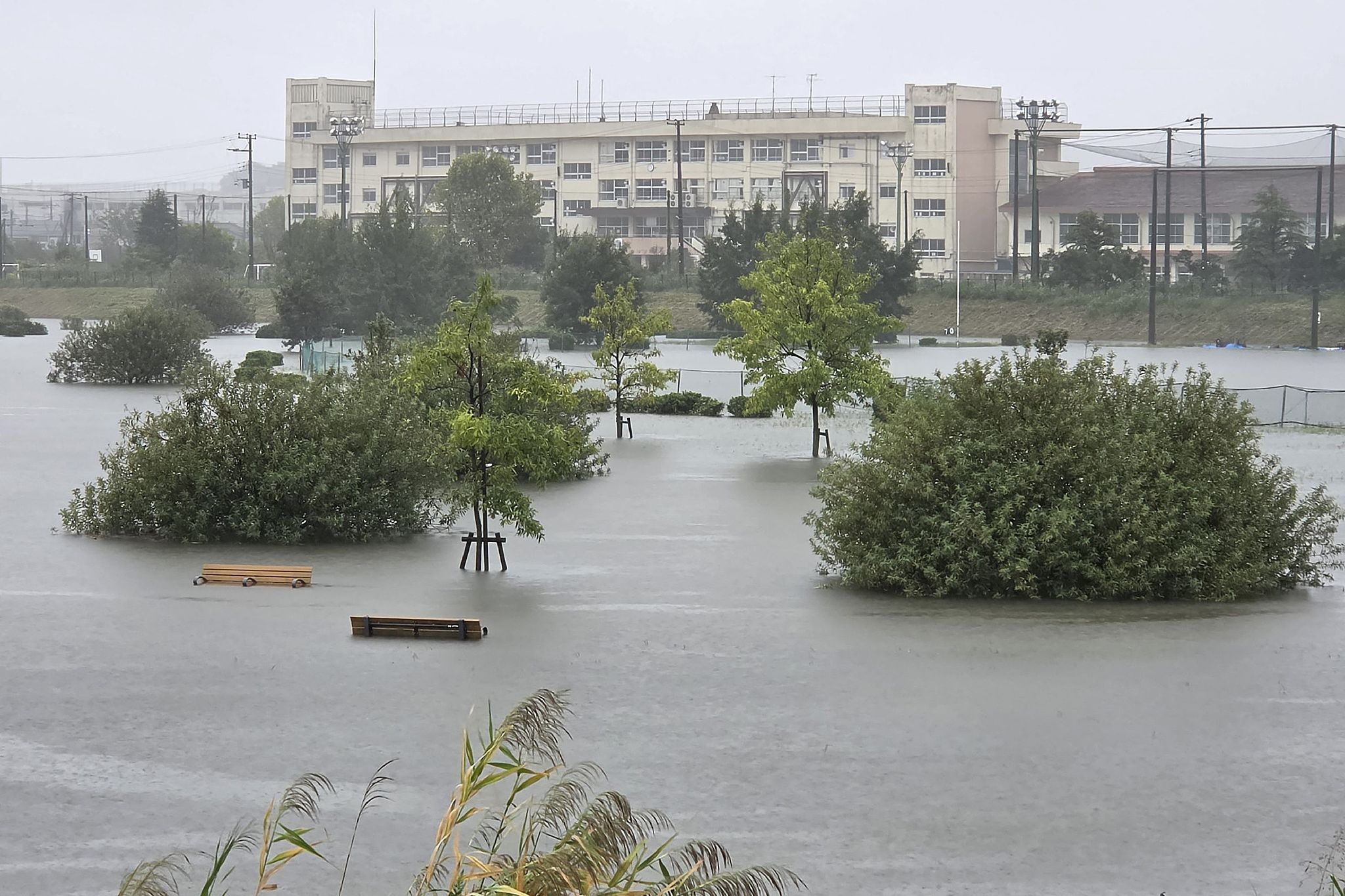 Flooding inundates a park as heavy rain falls due to Typhoon Dujuan in Ichikawa city, Chiba Prefecture, Japan, September 21, 2026. /VCG