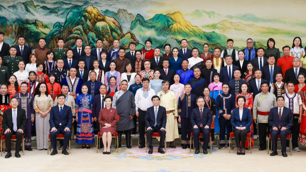 Wang Huning, a member of the Standing Committee of the Political Bureau of the Communist Party of China Central Committee and chairman of the National Committee of the Chinese People's Political Consultative Conference, meets with representatives of ethnic minorities from across China in Beijing, capital of China, September 28, 2026. /Xinhua