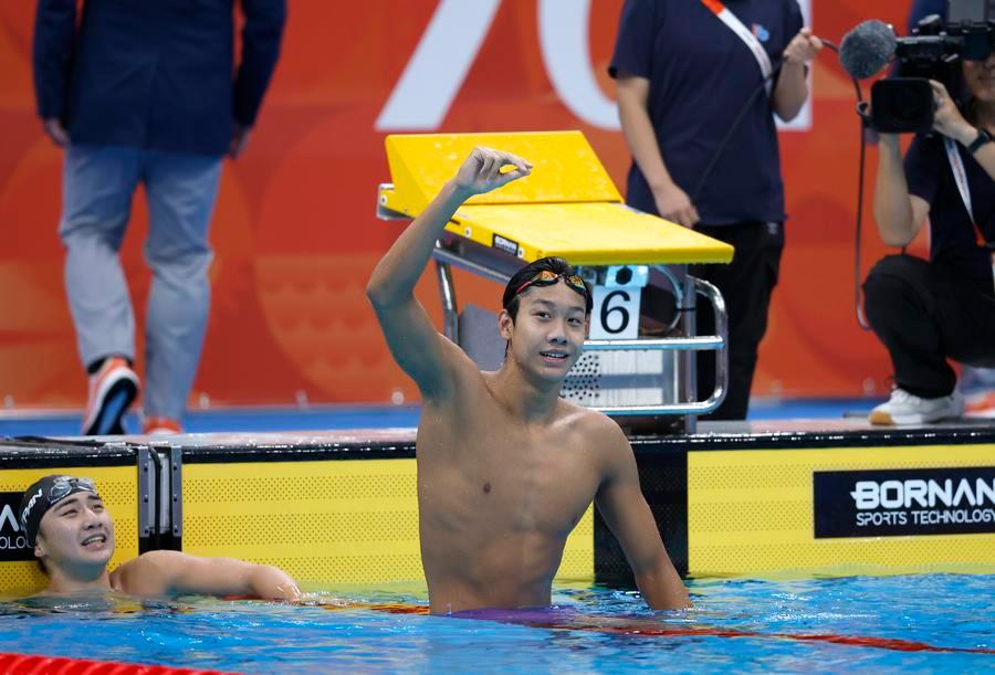 Zhang Zhanshuo of China celebrates after the men's 400m freestyle at the 20th Asian Games Aichi-Nagoya 2026 in Tokyo, Japan, September 25, 2026. by Wu Zhizun/Xinhua