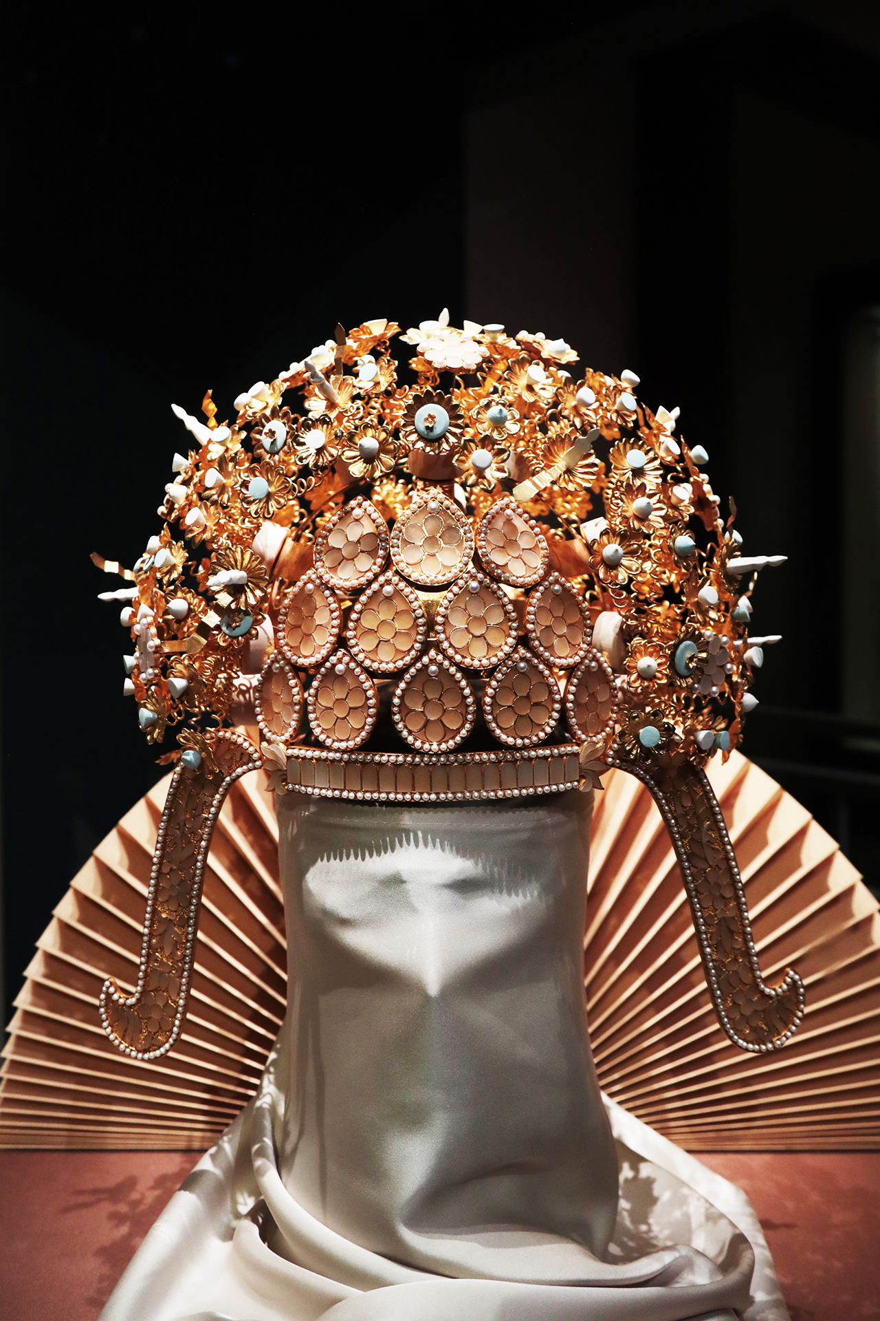 A replica of the ceremonial crown of Empress Xiao of the Sui Dynasty is seen on display at the National Museum of China in Beijing. /CGTN