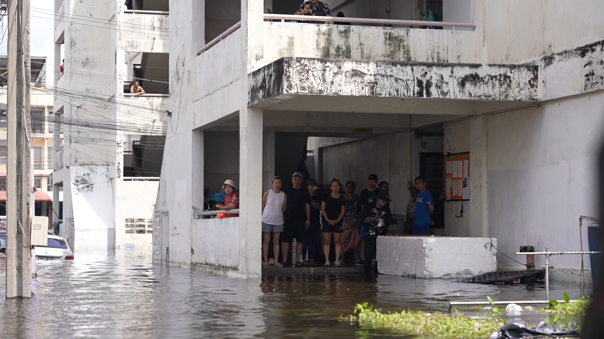 Bangkok's Lat Krabang cut off as floods persist