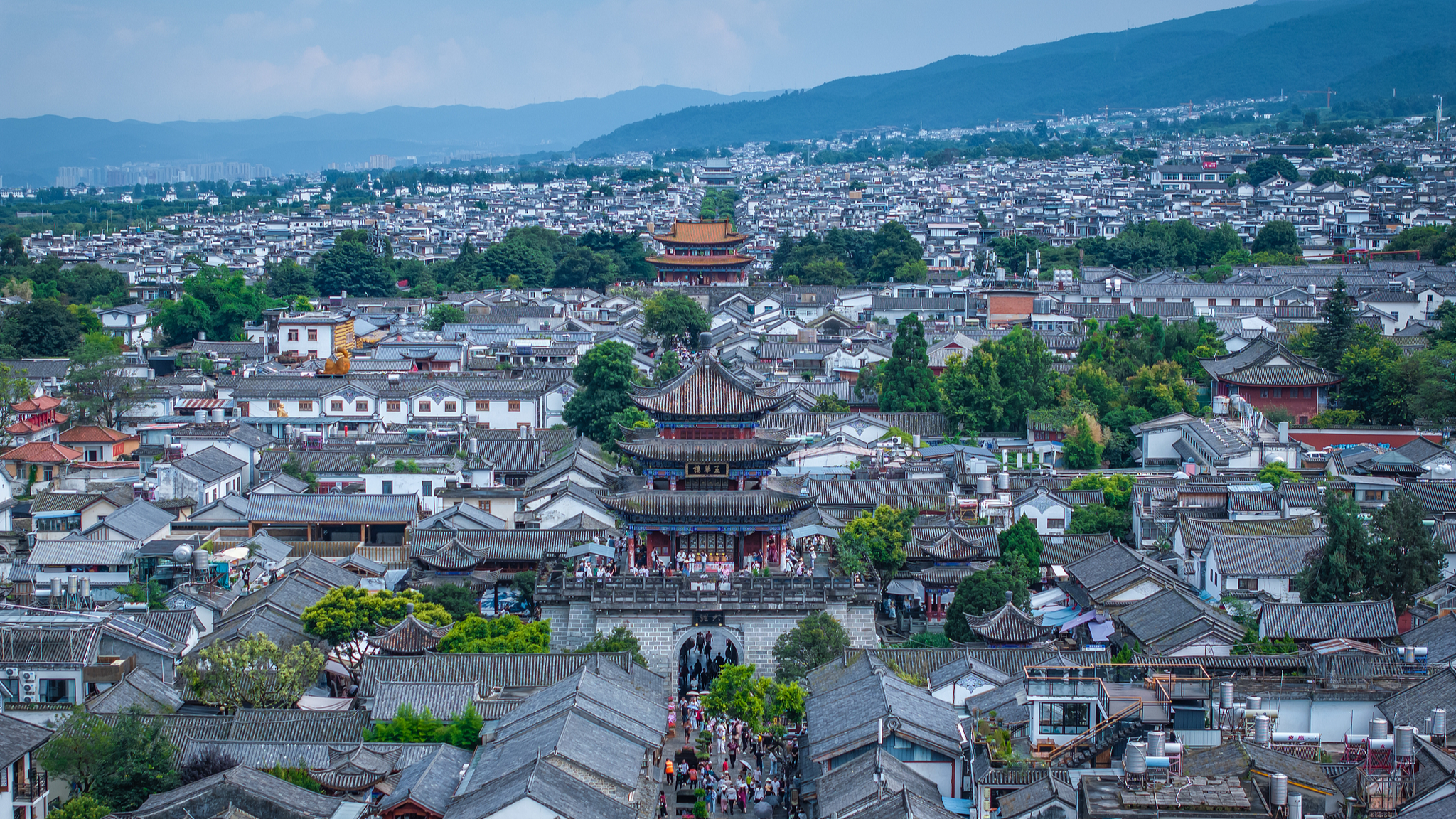 Live: Stunning view of Cangshan Mountain from Dali Old Town – Ep. 2