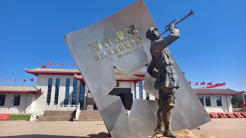 A statue stands at a memorial hall in Tongxin County, northwest China's Ningxia Hui Autonomous Region, August 4, 2026. /VCG