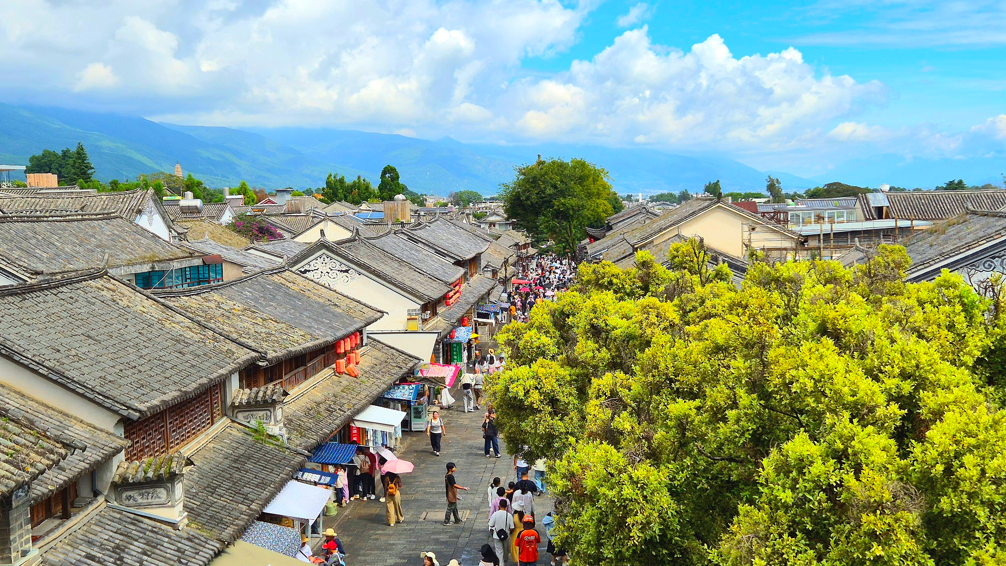 Live: Stunning view of Cangshan Mountain from Dali Old Town – Ep. 3