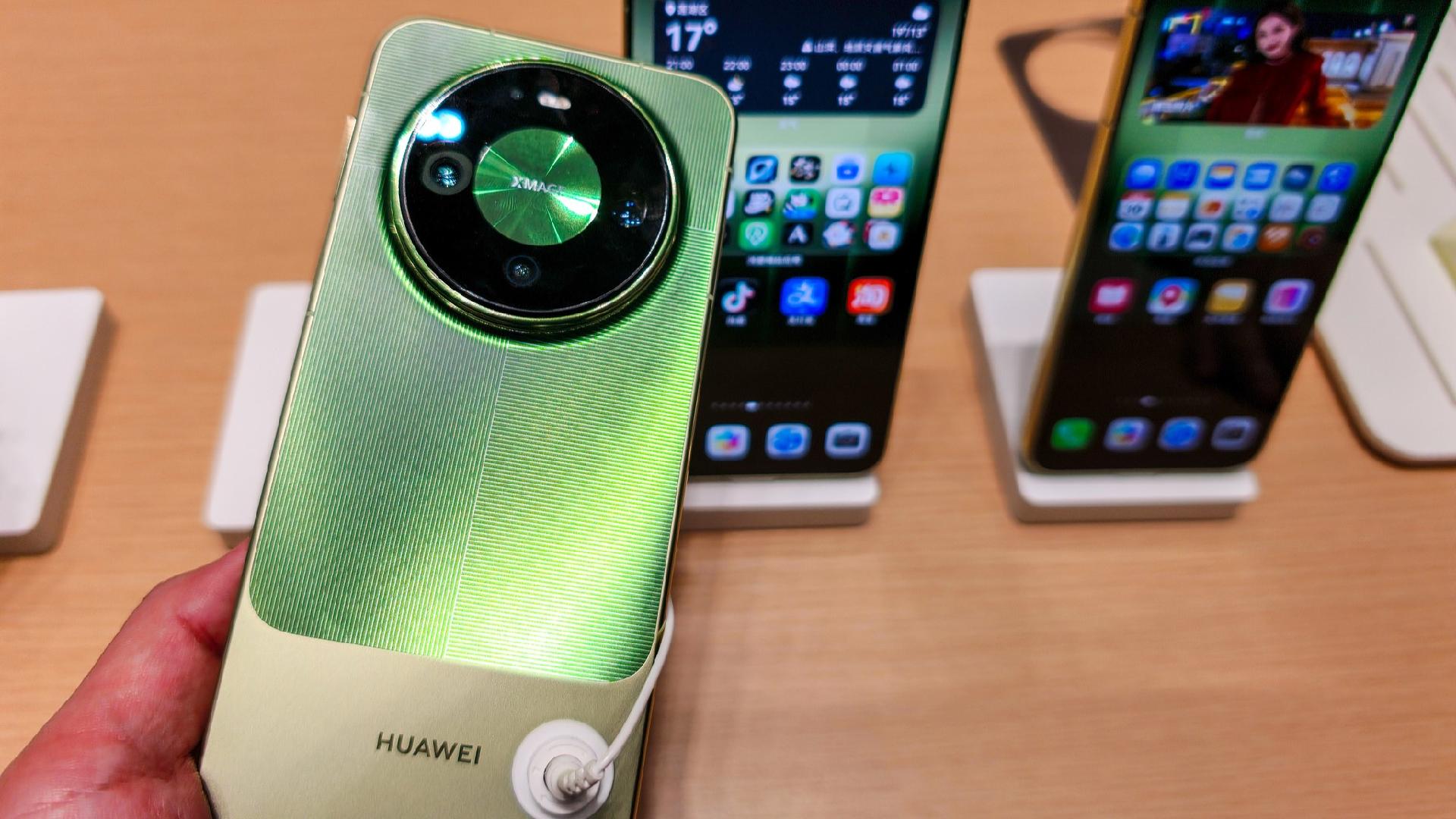 Mate 90: Faster chips without the tools Huawei can't buy
