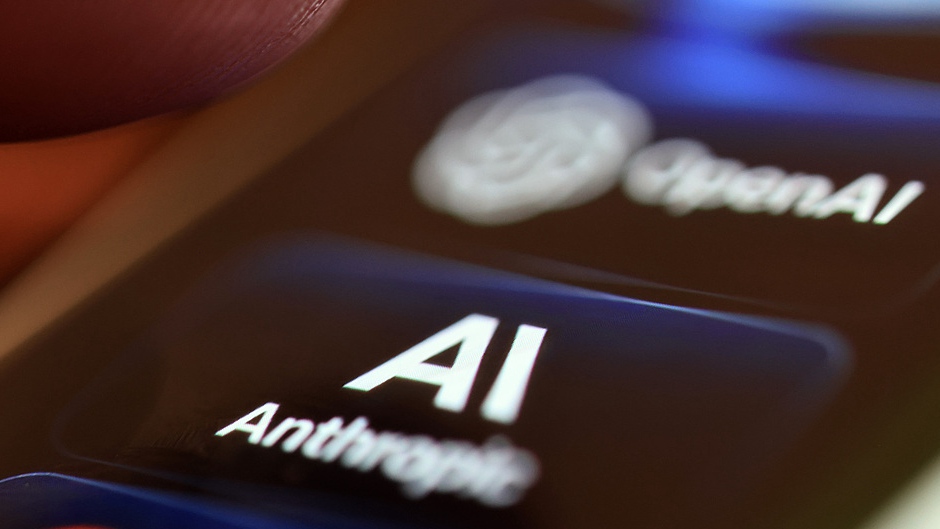 The logos of US AI giants Anthropic and OpenAI. /VCG
