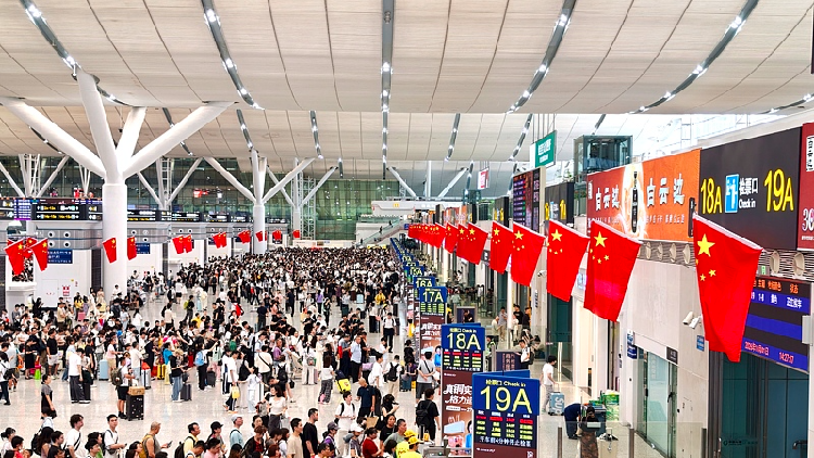 China's railway passenger trips hit record single-day high