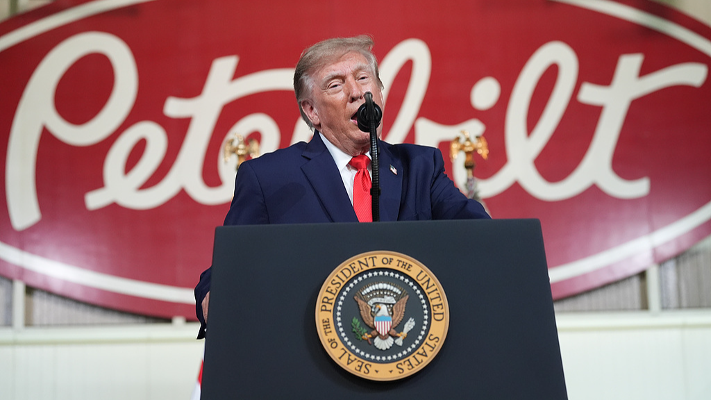 US President Donald Trump speaks at Peterbilt Motors in Denton, Texas, the United States, October 1, 2026. /VCG