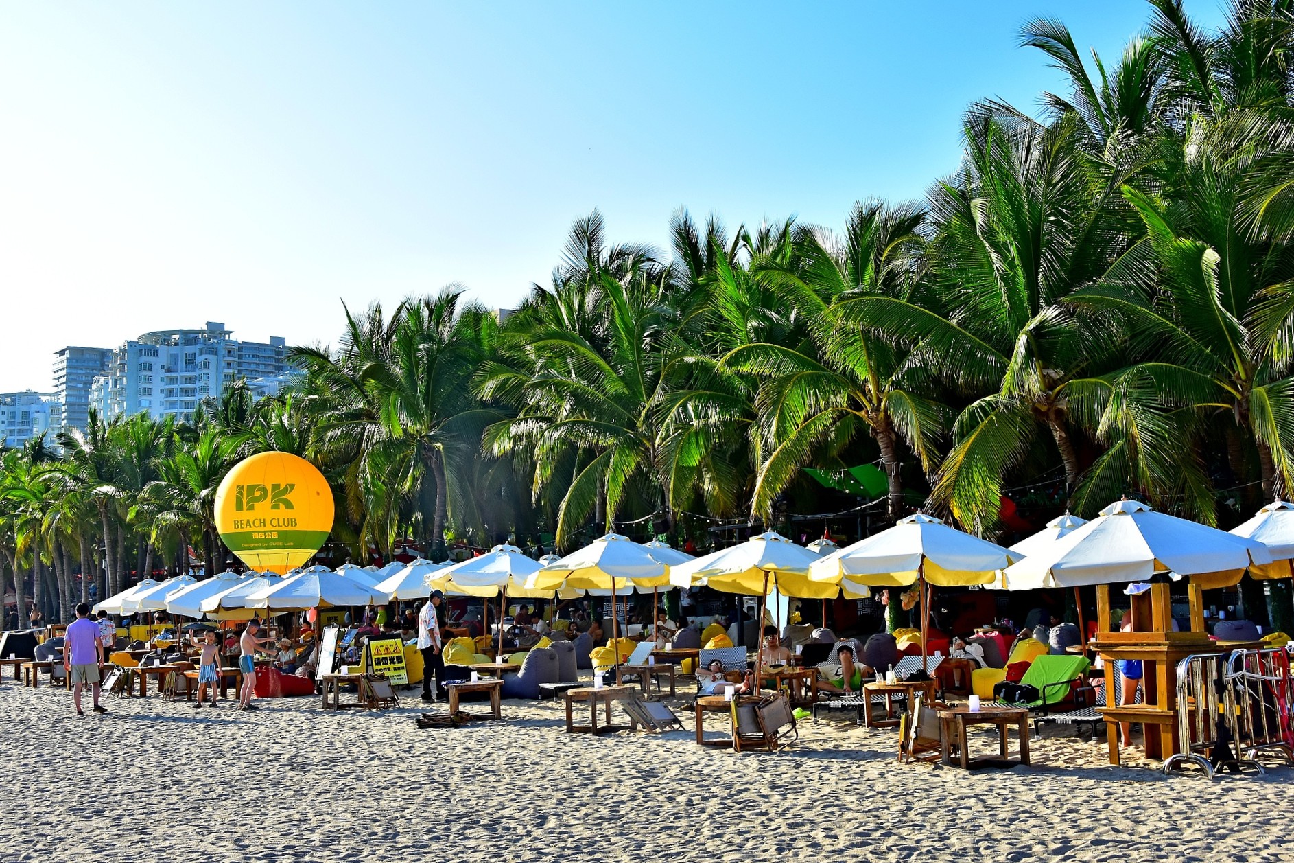 Tourists at a scenic area in Sanya, Hainan Province, south China, October 2, 2026. /CFP