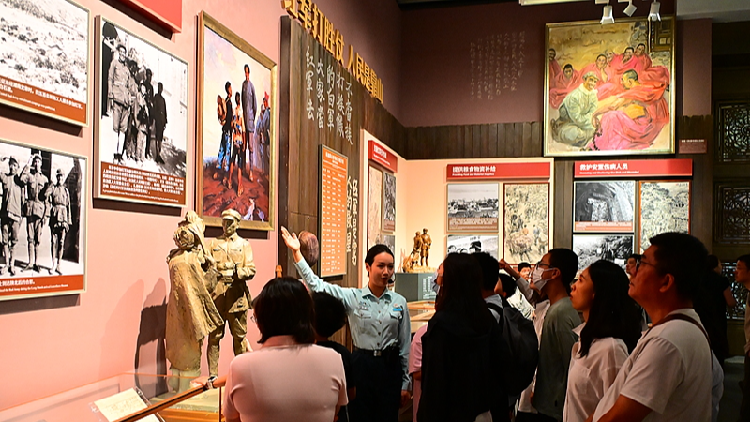 Over 300 Long March relics debut for 90th anniversary exhibition