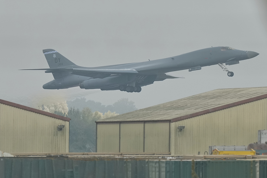 A US B-1 bomber takes off from RAF Fairford in Fairford, England, UK, September 29, 2026. /VCG