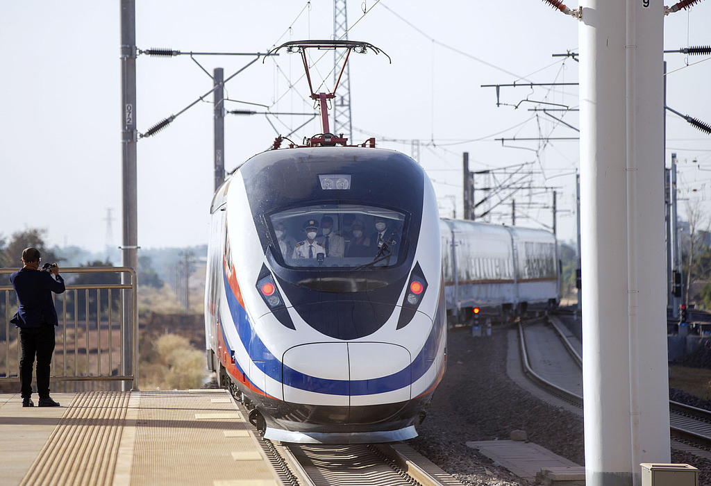 A train on the Chinese-built railway that connects the Lao capital to the Chinese city of Kunming, Vientiane, Laos, December 3, 2021. /VCG