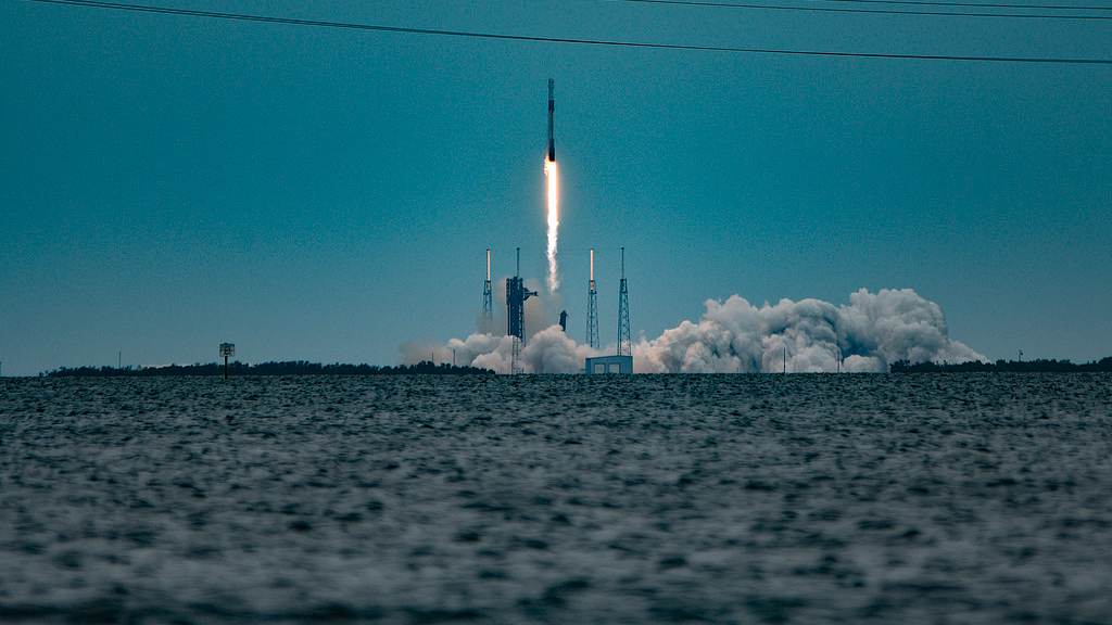 A Falcon 9 rocket lifts off from Cape Canaveral, Florida, US, October 1, 2026. /VCG