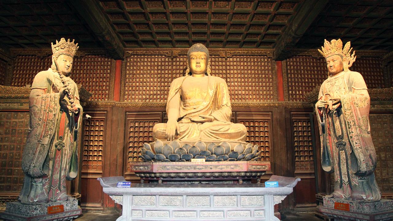 Admire exquisite Ming-era Buddhist statues at Beijing's Zhihua Temple