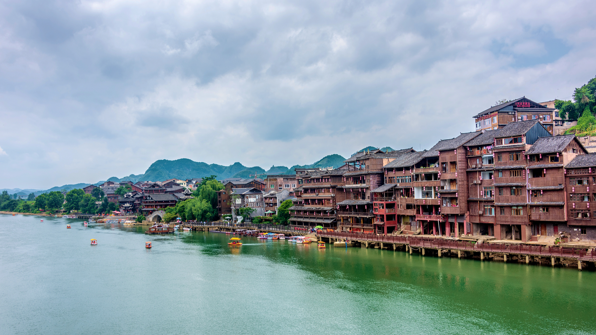Live: Experience the charm of Xiasi Ancient Town in Guizhou Province, SW China