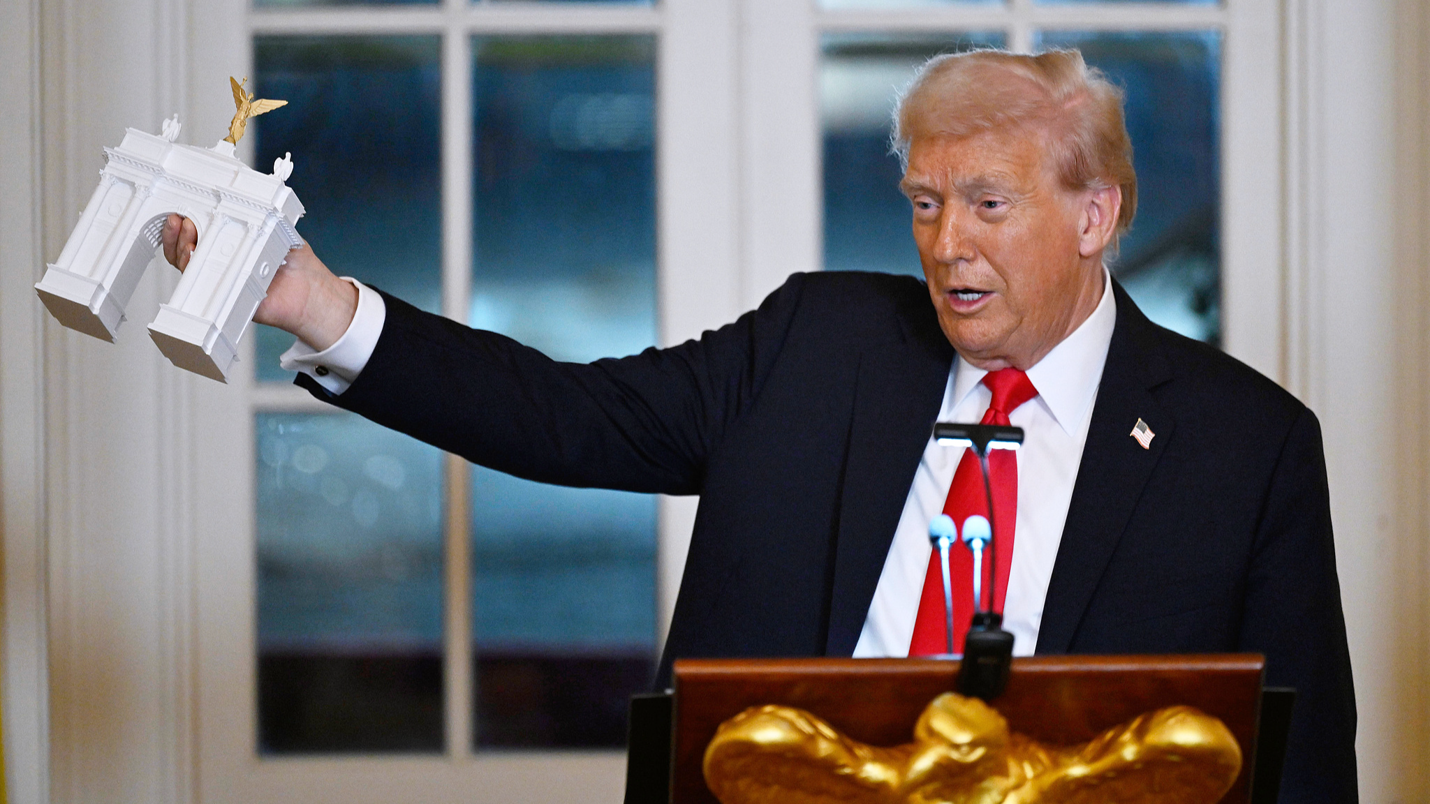 US county sues to block Trump's Triumphal Arch project