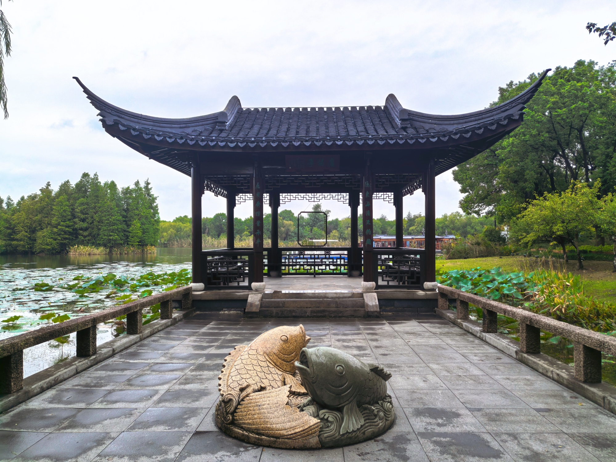 A view of Shanghu Lake Scenic Area in Changshu, east China's Jiangsu Province on October 4, 2026. /CGTN	