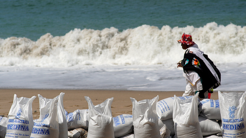 Live: Views of Mexico's coast as Hurricane Simon approaches