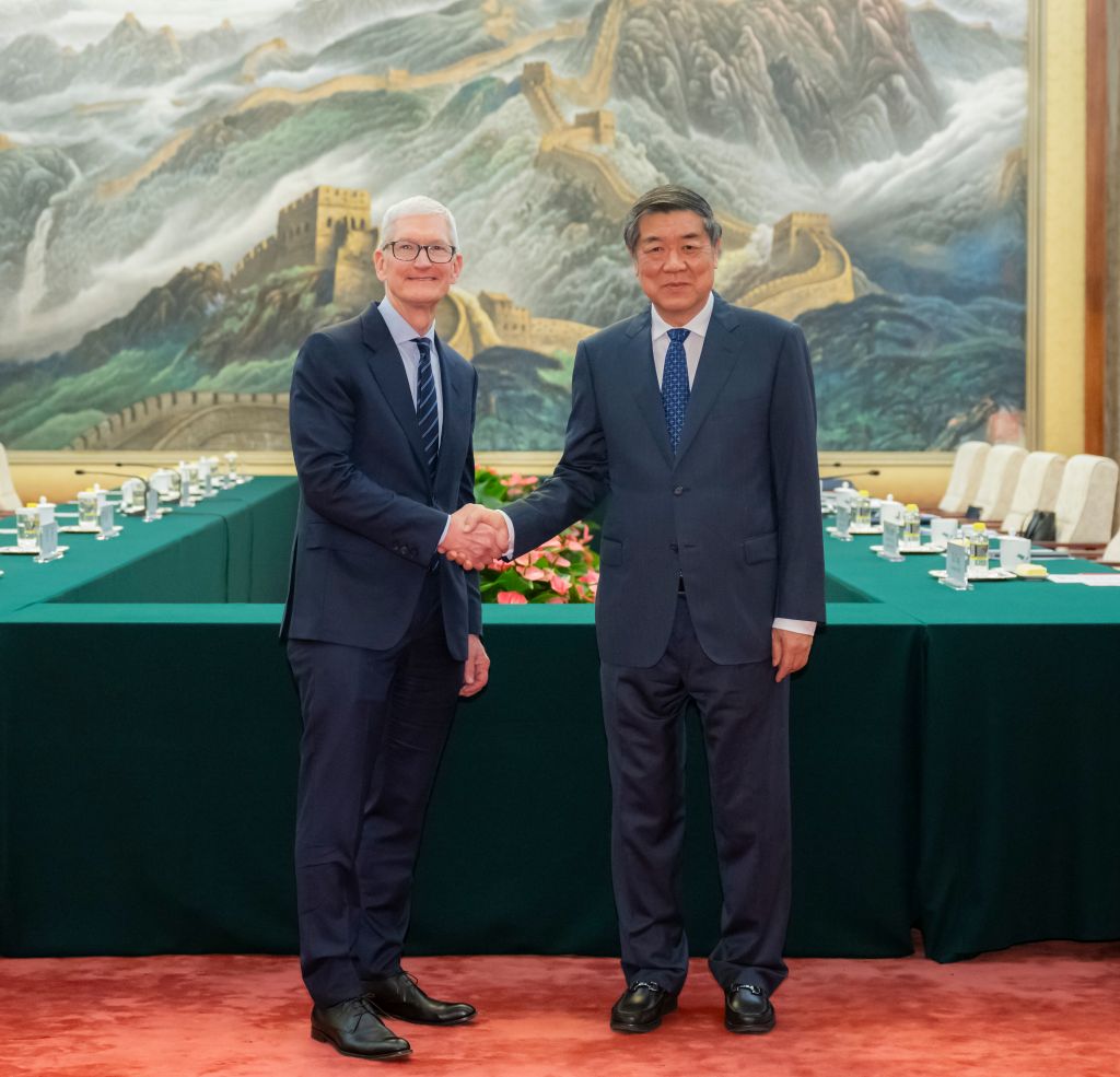 Chinese Vice Premier He Lifeng, also a member of the Political Bureau of the Communist Party of China Central Committee, meets with Tim Cook, executive chairman of the board of directors of Apple Inc., at the Great Hall of the People in Beijing, capital of China, October 12, 2026. /Xinhua
